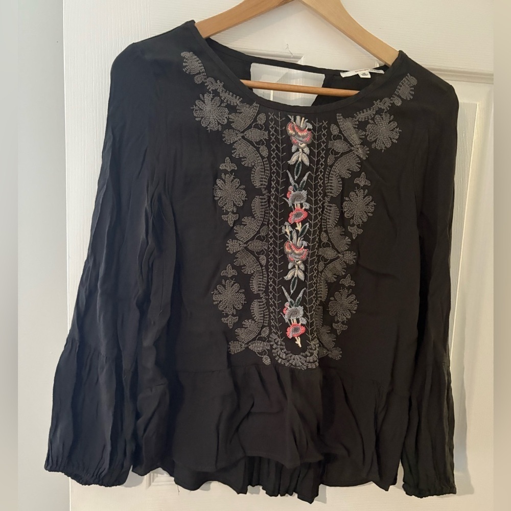 Orange Creek grey embroidered bubble sleeve ruffle hem shirt medium